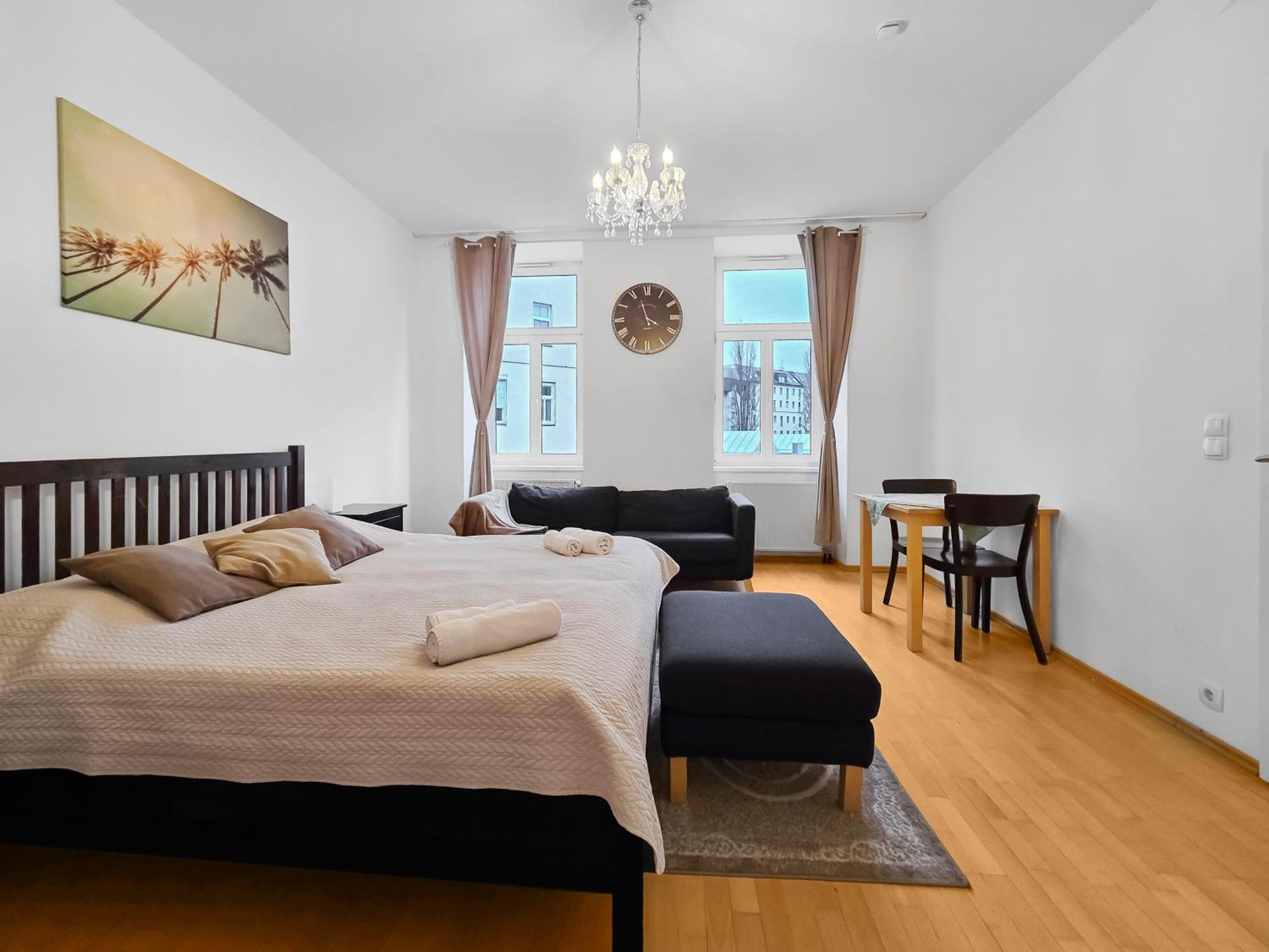 Three King-Size Beds, Three Bedrooms Vienna Exterior photo